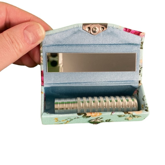 Retro Light Blue Floral Print Lipstick Holder With Mirror - Picture 10 of 17